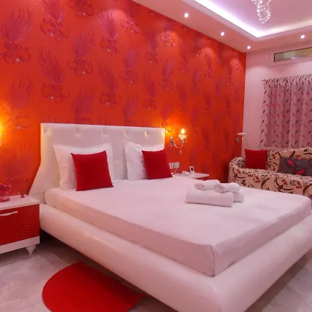 Luxury Seaside Suits 4*