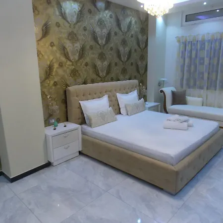 Luxury Seaside Suits 4*